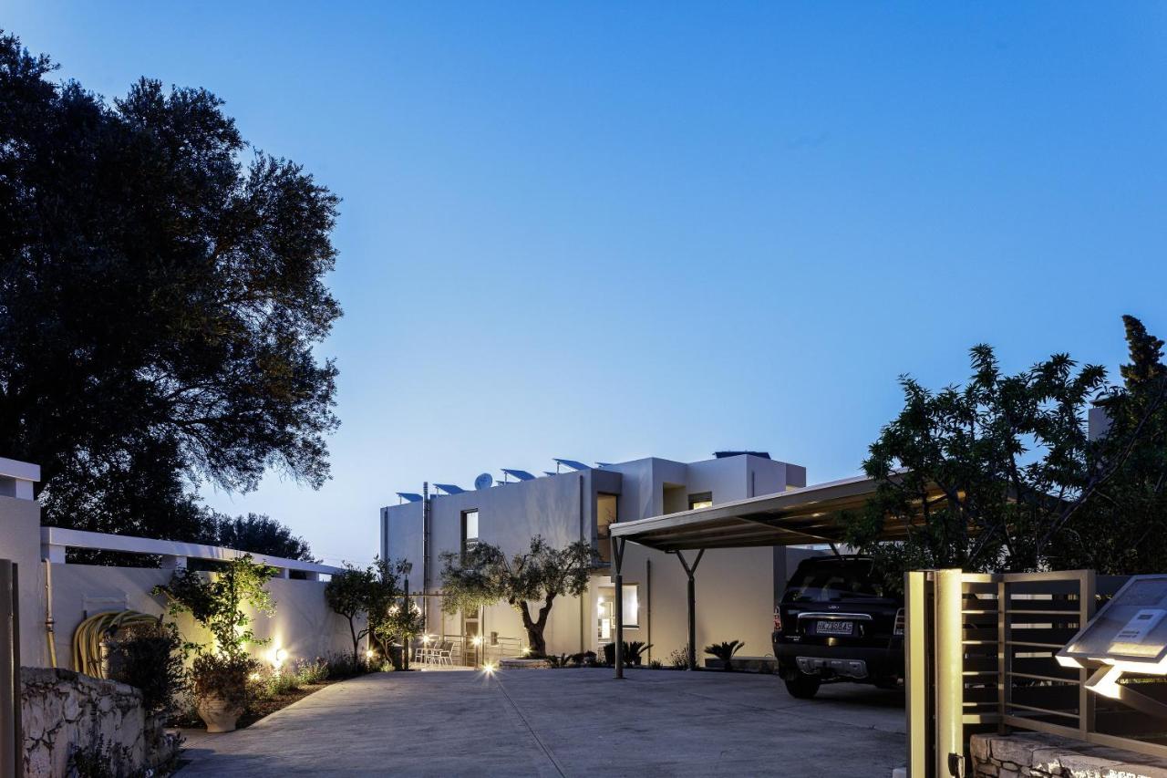 Rizes Villa With Jacuzzi & Heated Pool Agia Triada Exterior photo