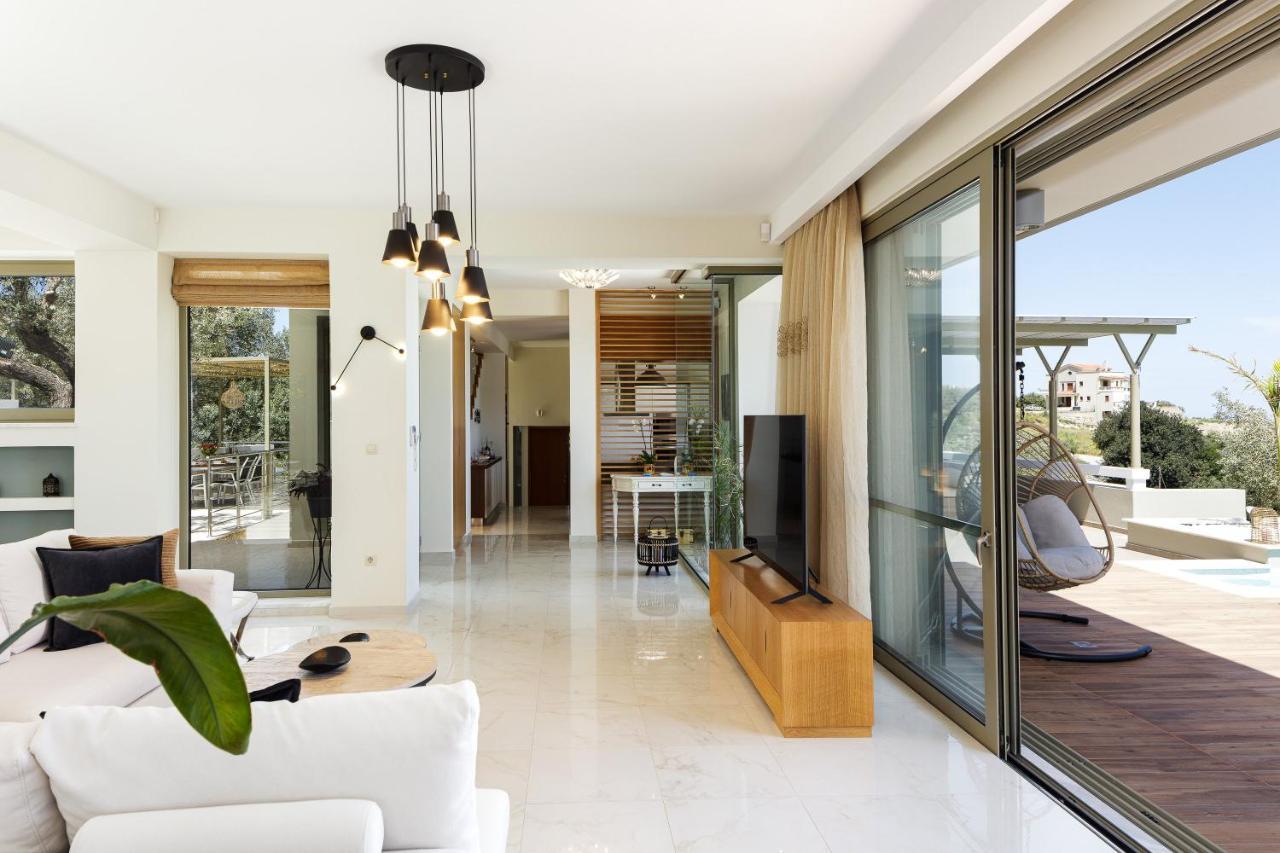 Rizes Villa With Jacuzzi & Heated Pool Agia Triada Exterior photo