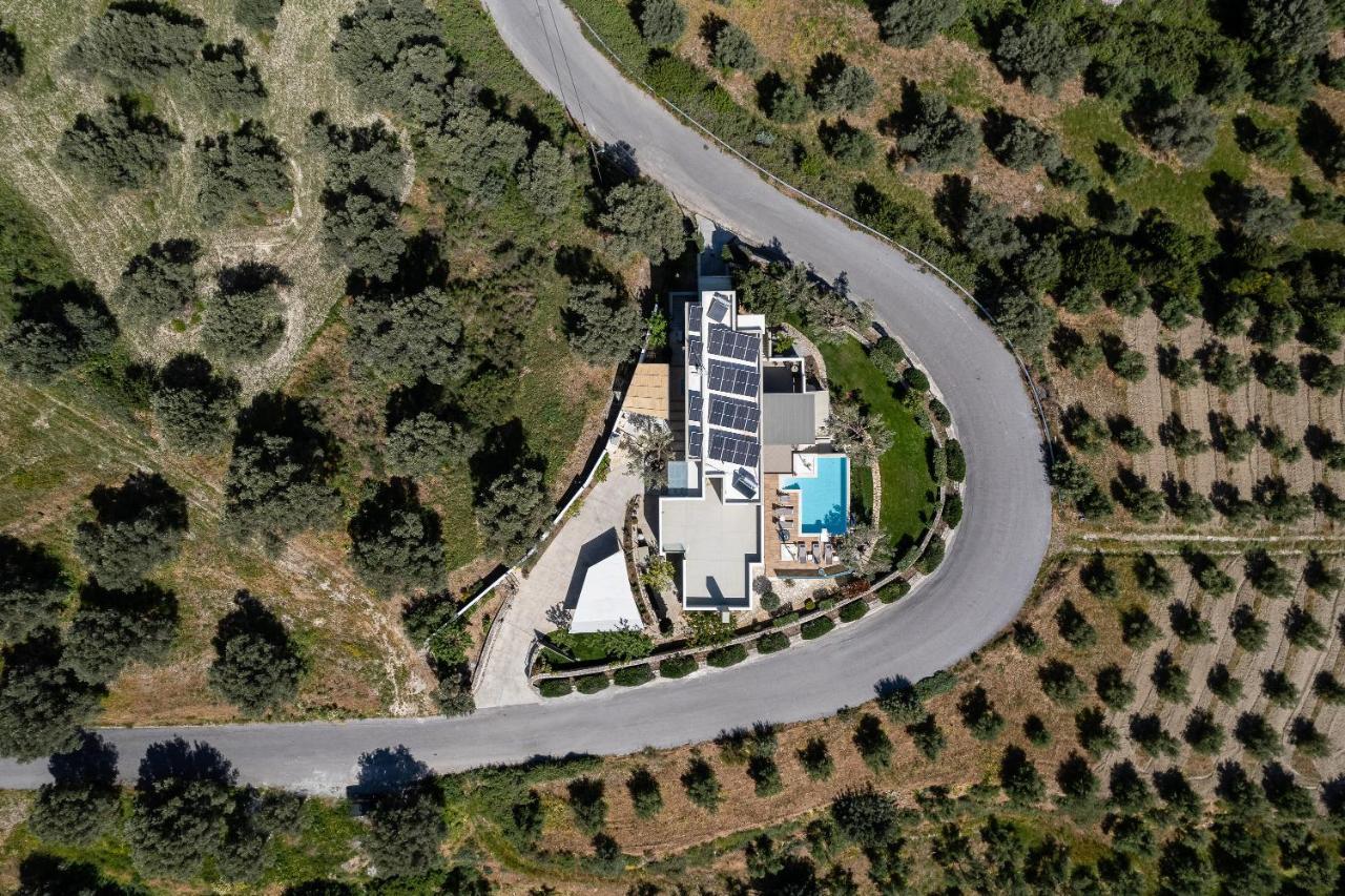 Rizes Villa With Jacuzzi & Heated Pool Agia Triada Exterior photo