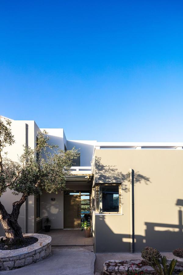 Rizes Villa With Jacuzzi & Heated Pool Agia Triada Exterior photo