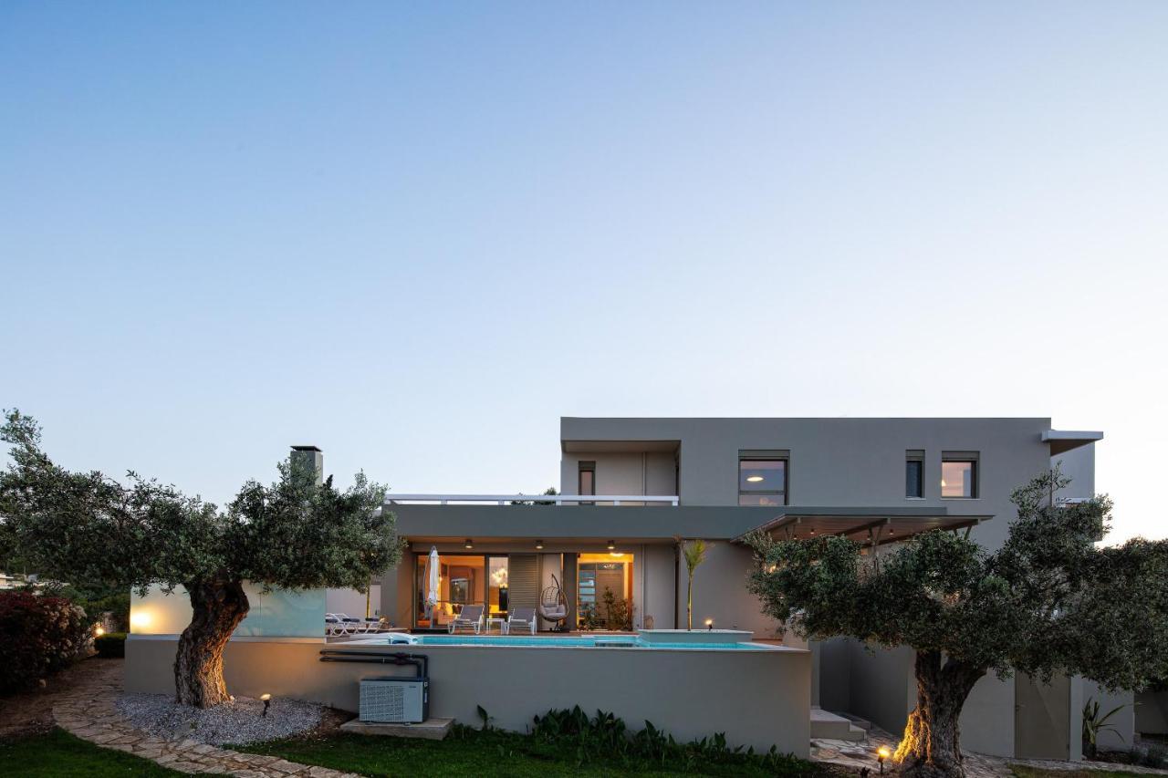 Rizes Villa With Jacuzzi & Heated Pool Agia Triada Exterior photo